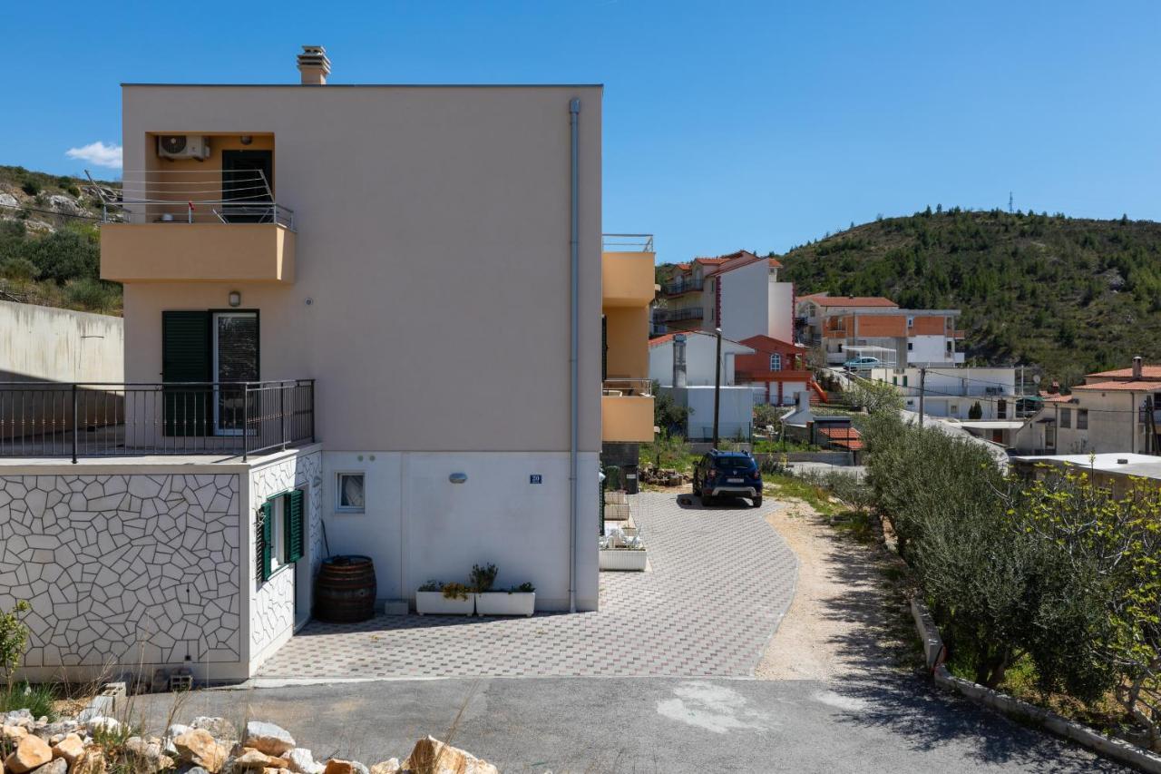 Apartments With A Parking Space Dugi Rat, Omis - 19516 Dış mekan fotoğraf
